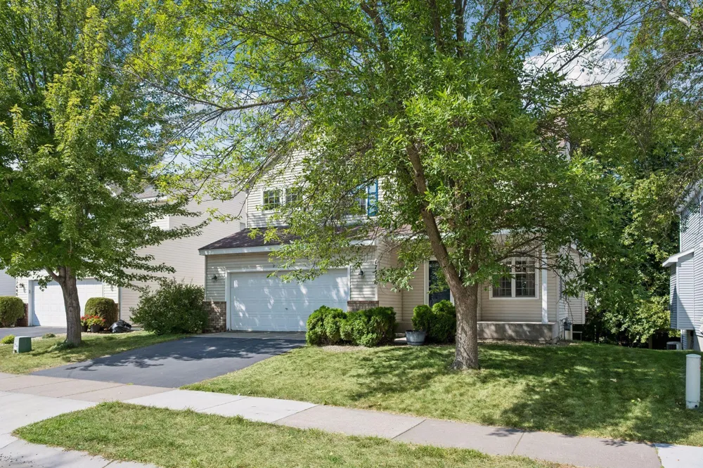 17586 91st Avenue Maple Grove, MN 55311