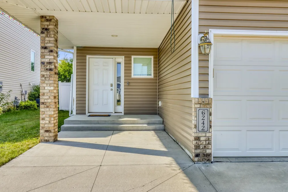 6242 63rd Avenue S Fargo, ND 58104