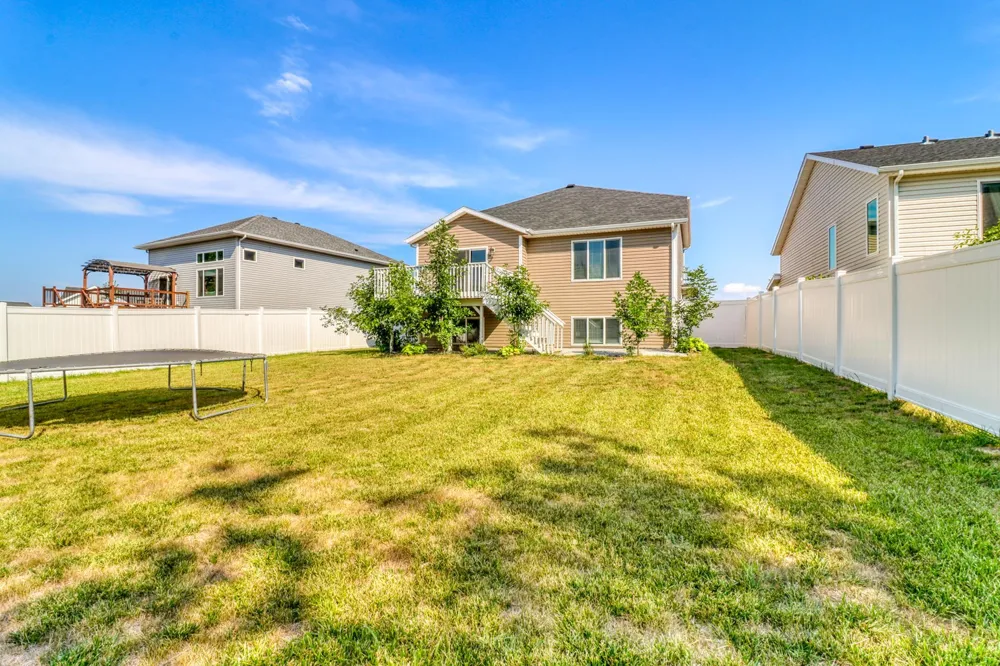 6242 63rd Avenue S Fargo, ND 58104