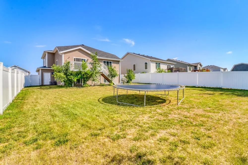 6242 63rd Avenue S Fargo, ND 58104