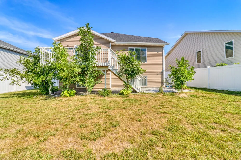 6242 63rd Avenue S Fargo, ND 58104