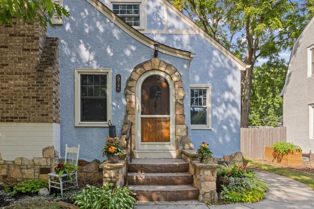 5748 1st Avenue S Minneapolis, MN 55419