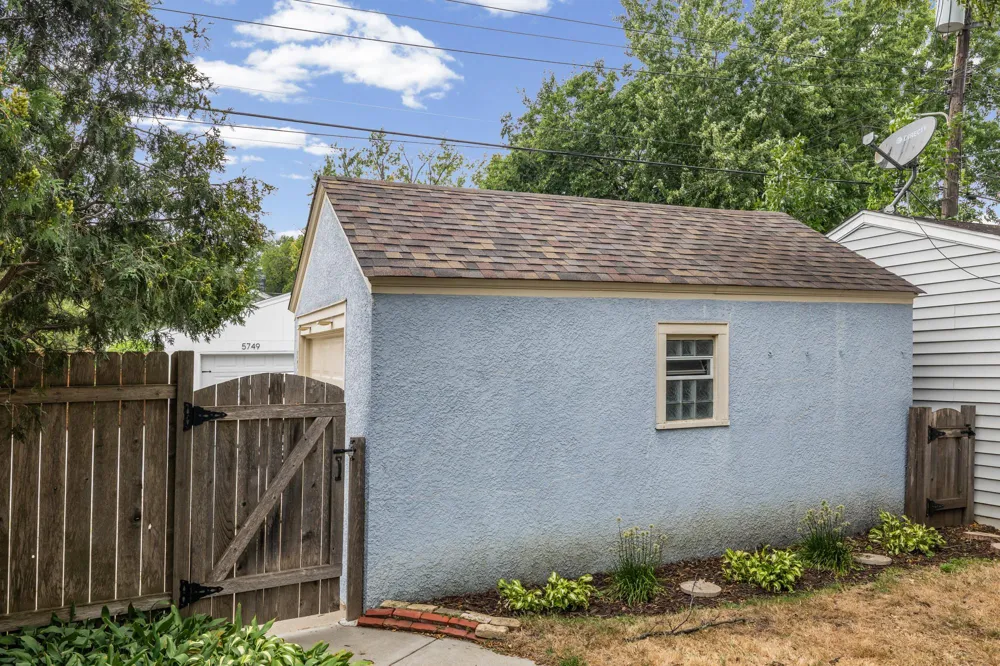 5748 1st Avenue S Minneapolis, MN 55419