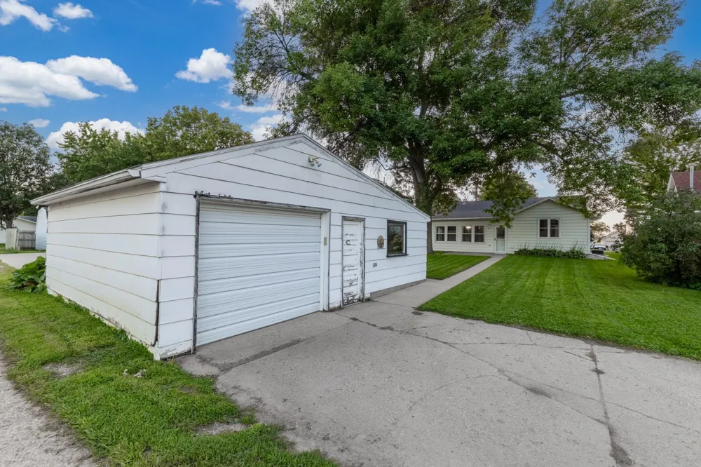 307 S 4th Street Le Sueur, MN 56058