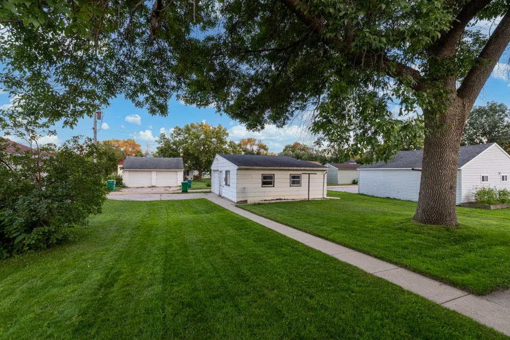 307 S 4th Street Le Sueur, MN 56058