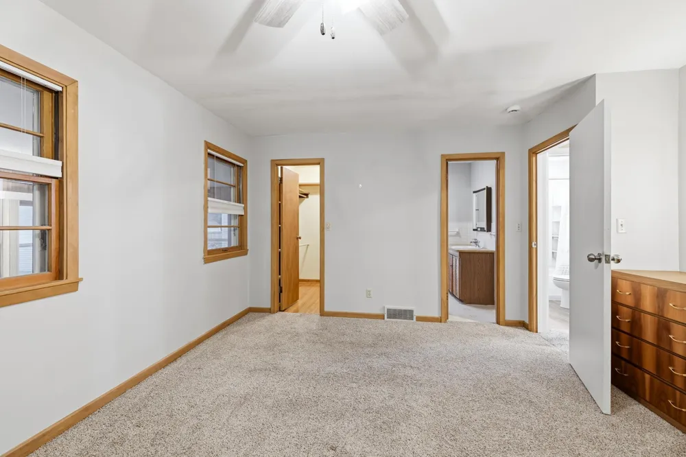 307 S 4th Street Le Sueur, MN 56058