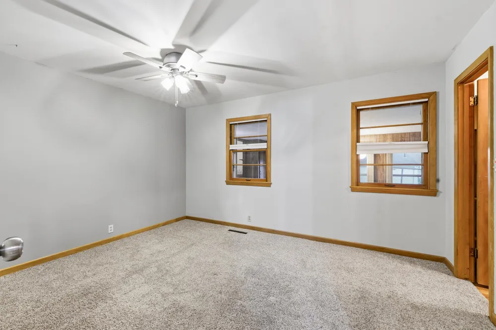 307 S 4th Street Le Sueur, MN 56058