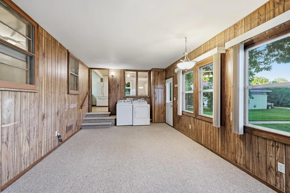 307 S 4th Street Le Sueur, MN 56058