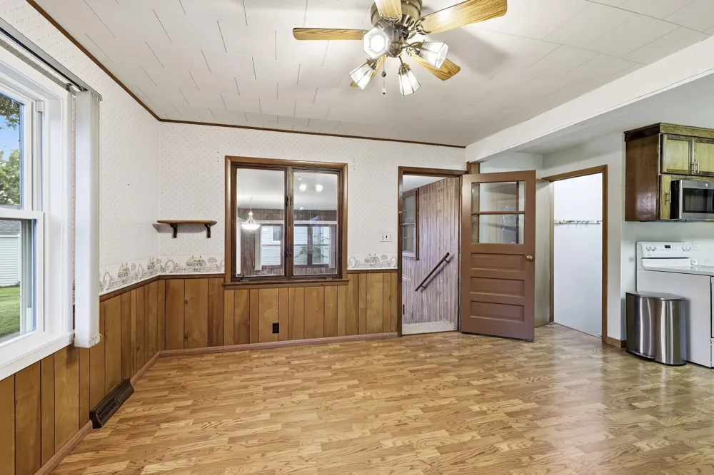 307 S 4th Street Le Sueur, MN 56058