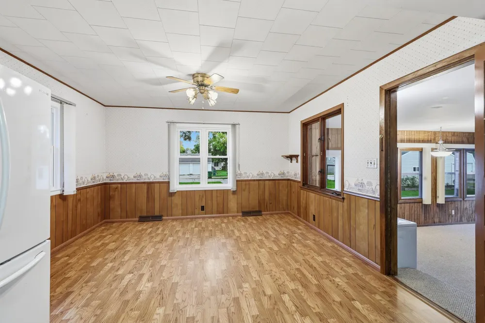 307 S 4th Street Le Sueur, MN 56058