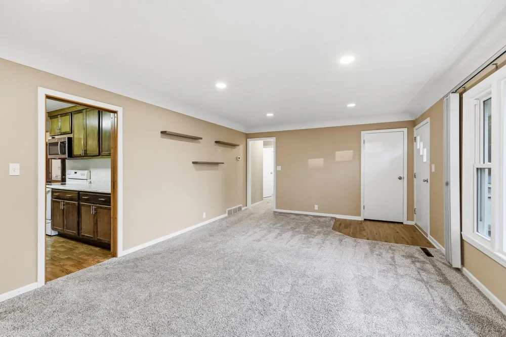 307 S 4th Street Le Sueur, MN 56058