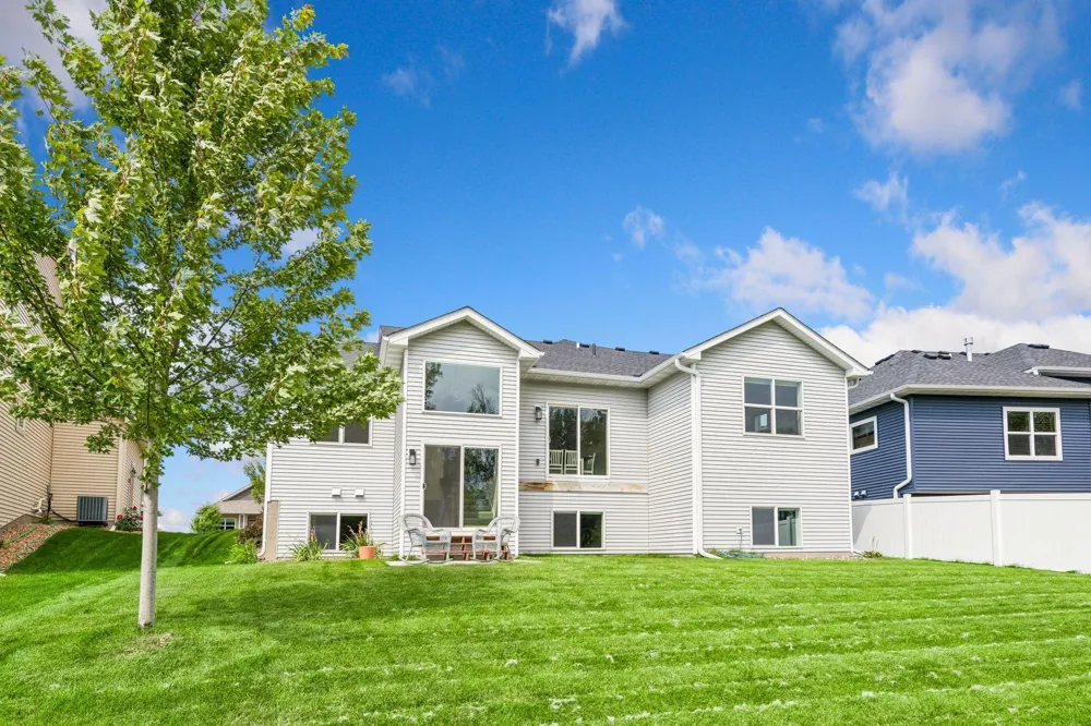 1558 Spruce Street Farmington, MN 55024