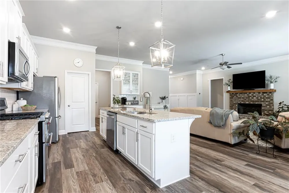 161 Parkers Place Hoschton, GA 30548