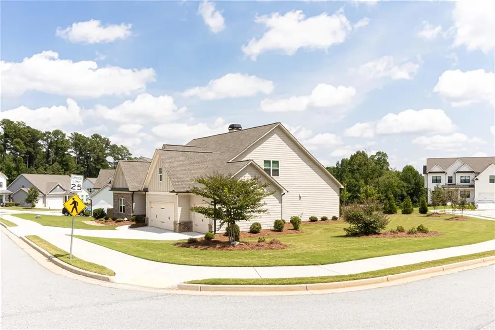 161 Parkers Place Hoschton, GA 30548