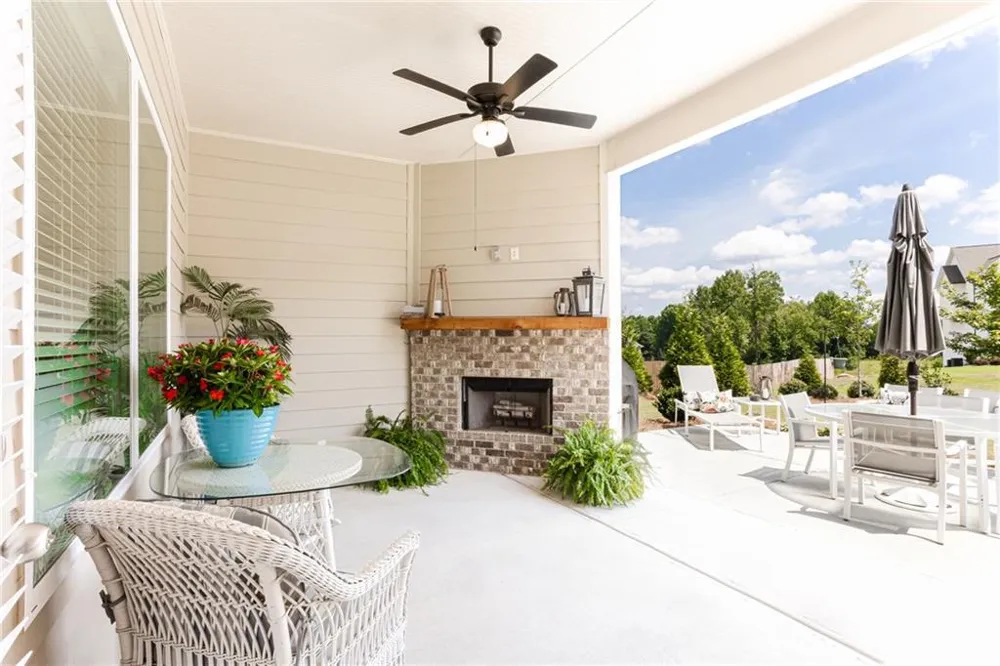 161 Parkers Place Hoschton, GA 30548