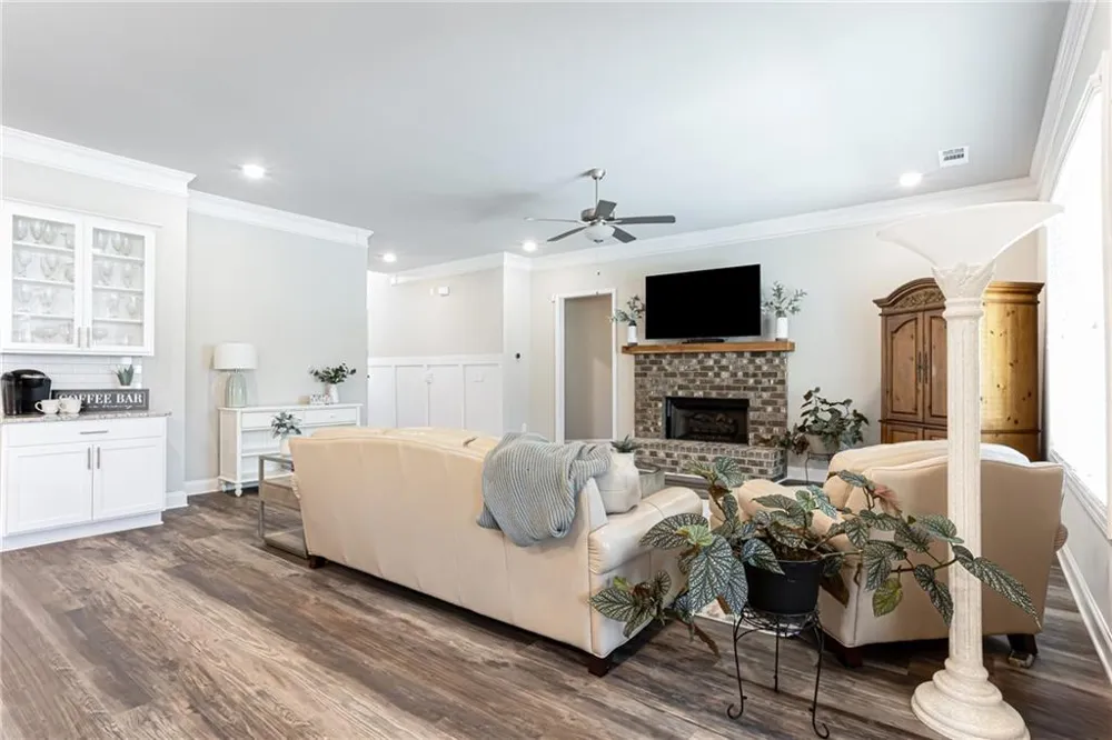 161 Parkers Place Hoschton, GA 30548