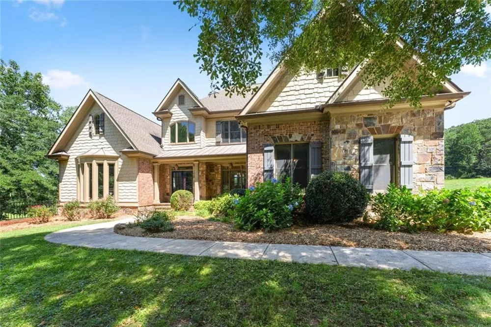 6077 Green Tree Lane Gainesville, GA 30506