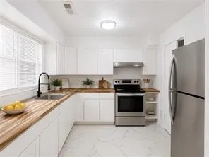 1010 Sexton Drive #10 Stone Mountain, GA 30083