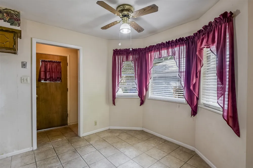 102 Alamo Street Waxahachie, TX 75165