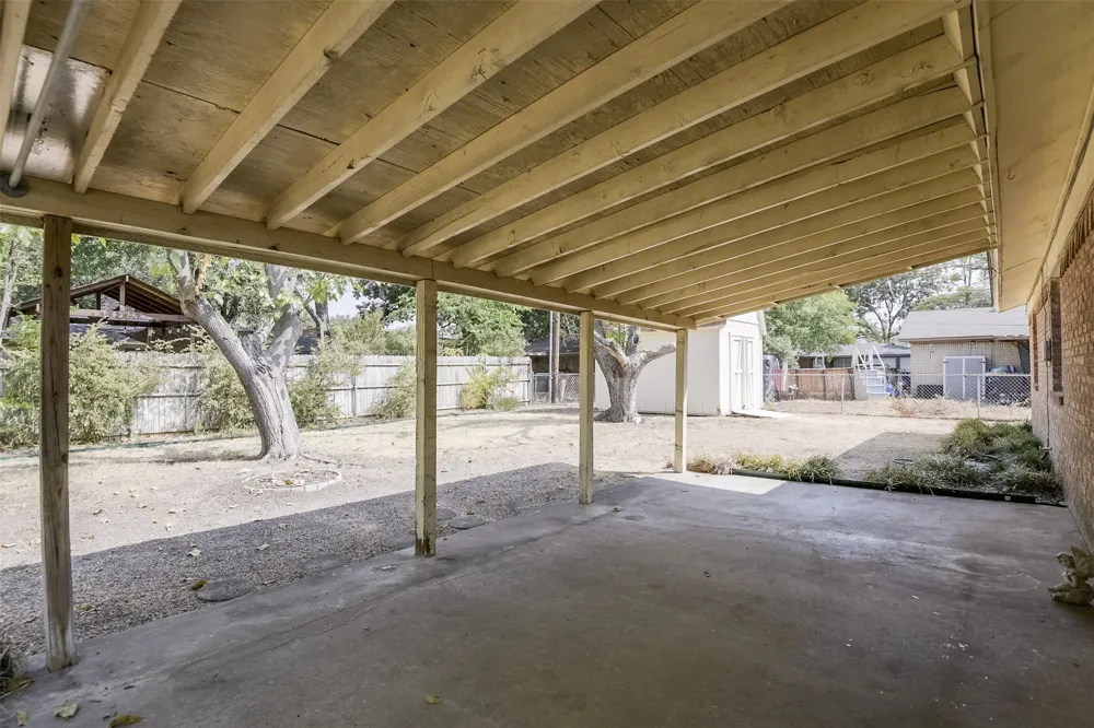 102 Alamo Street Waxahachie, TX 75165