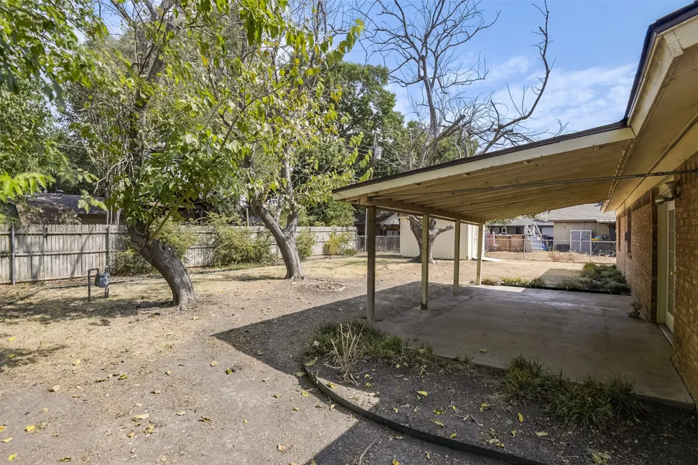 102 Alamo Street Waxahachie, TX 75165