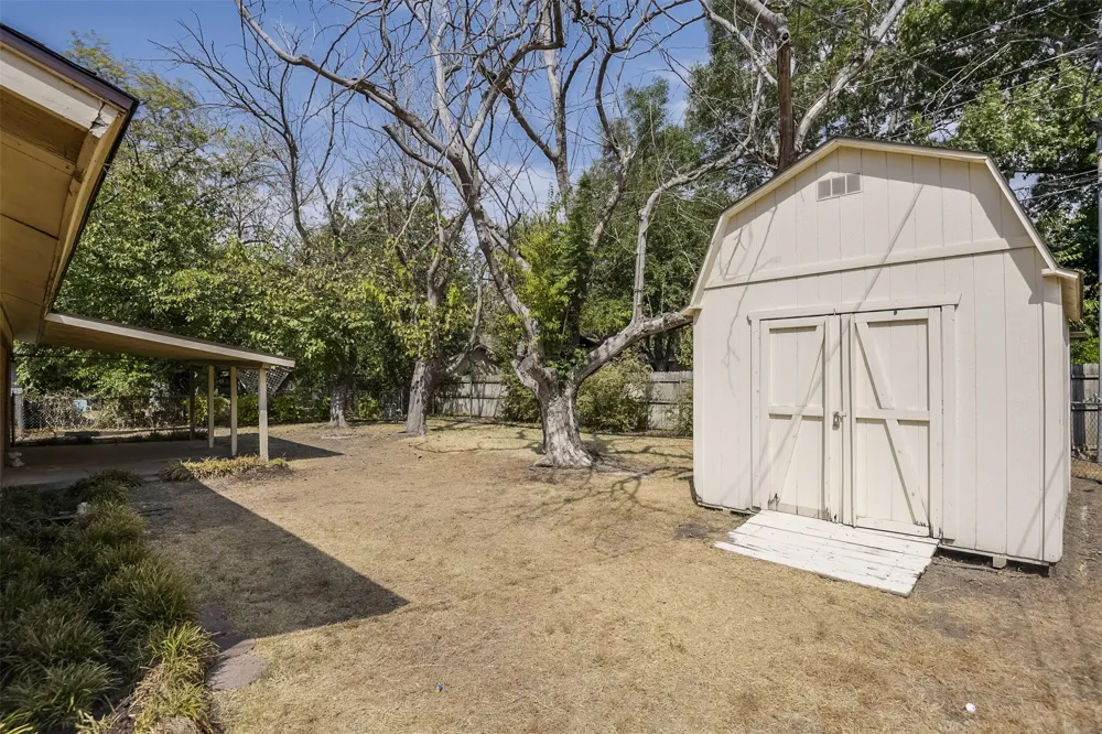 102 Alamo Street Waxahachie, TX 75165