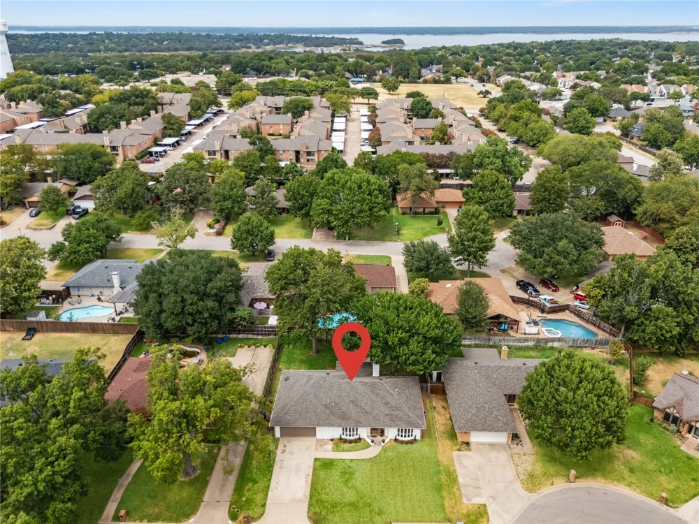 1816 Big Bend Drive Grapevine, TX 76051