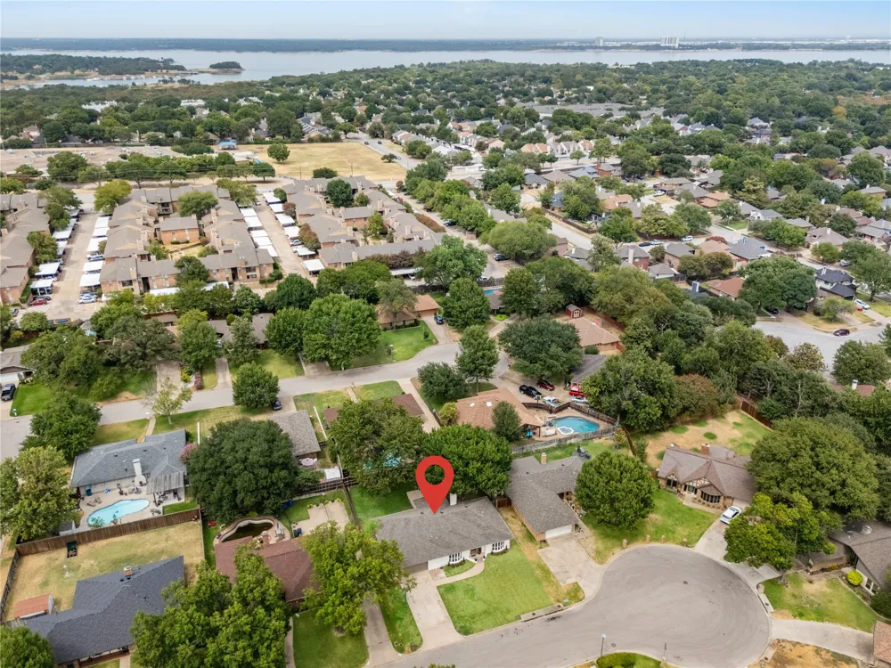 1816 Big Bend Drive Grapevine, TX 76051