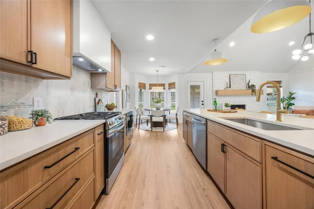 1816 Big Bend Drive Grapevine, TX 76051