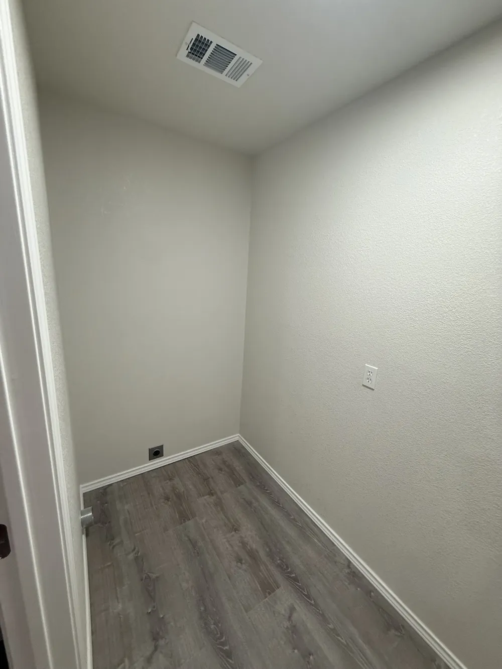 104 Indian Court Waxahachie, TX 75165