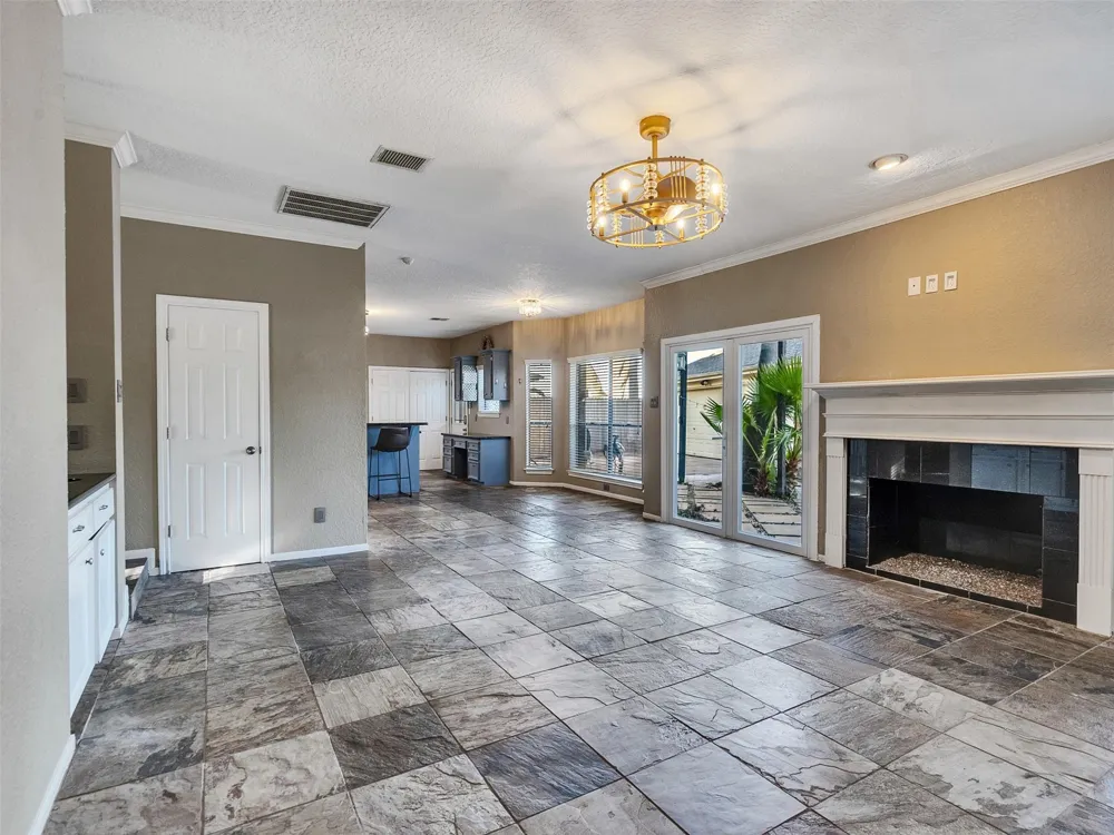 114 Bayou Bend Drive League City, TX 77573