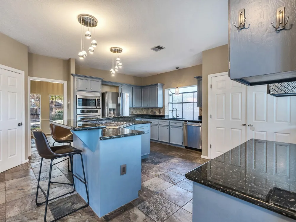 114 Bayou Bend Drive League City, TX 77573