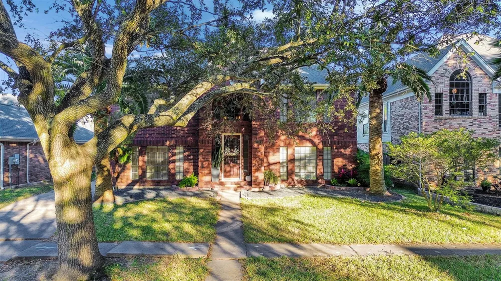 114 Bayou Bend Drive League City, TX 77573
