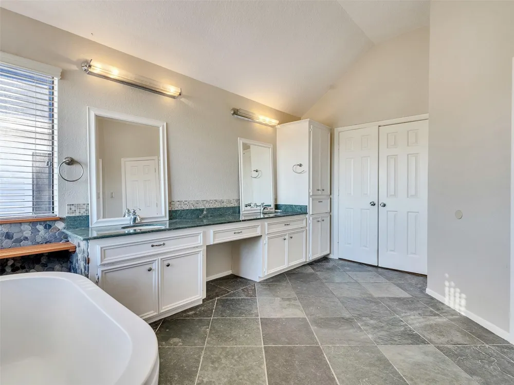 114 Bayou Bend Drive League City, TX 77573
