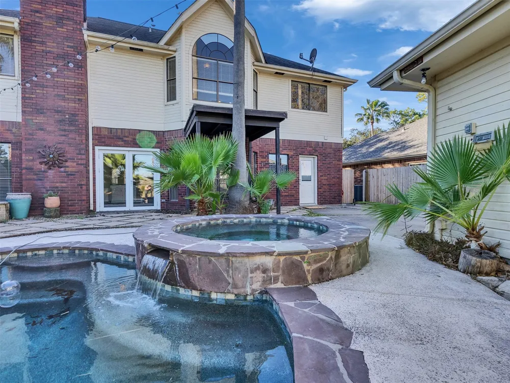 114 Bayou Bend Drive League City, TX 77573