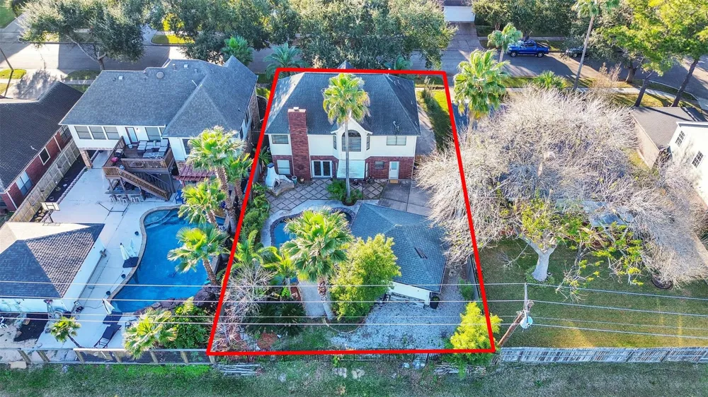 114 Bayou Bend Drive League City, TX 77573