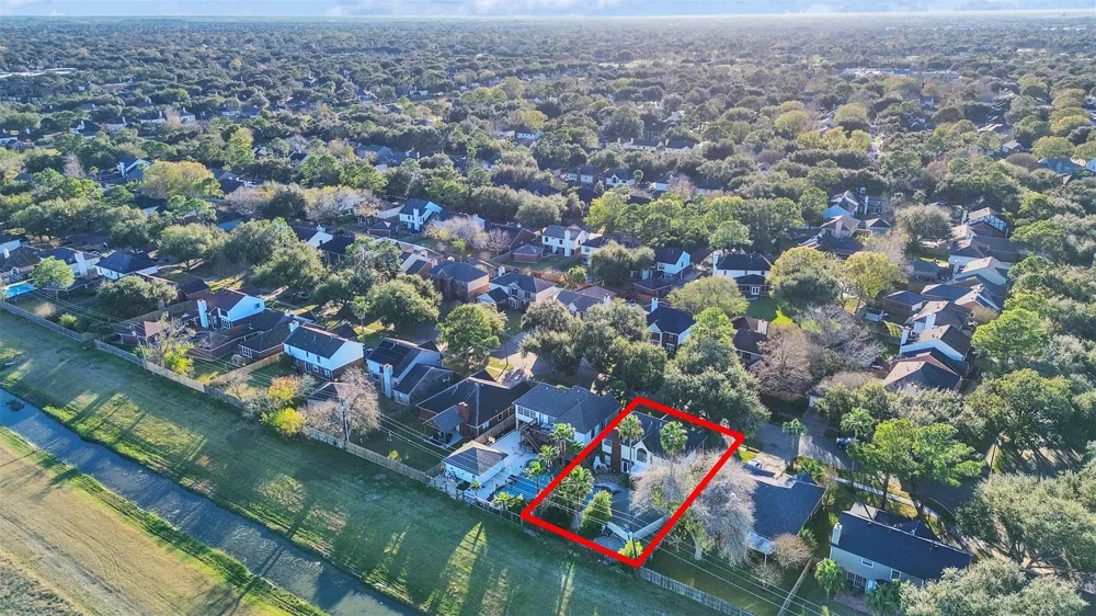 114 Bayou Bend Drive League City, TX 77573
