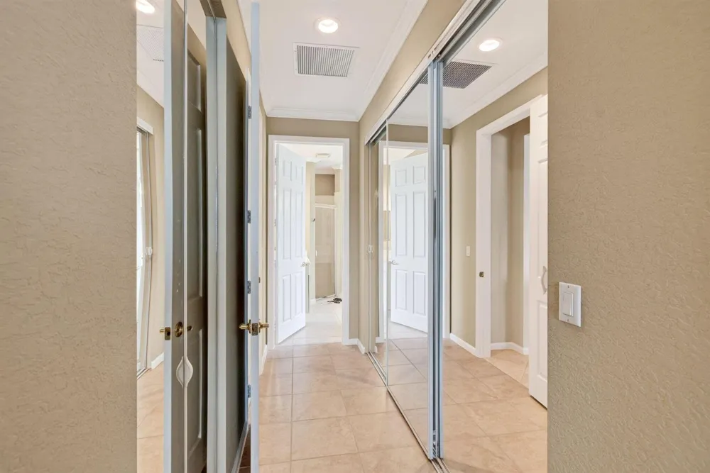 2271 Egret Cove Drive West Palm Beach, FL 33411