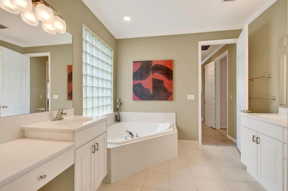 2271 Egret Cove Drive West Palm Beach, FL 33411