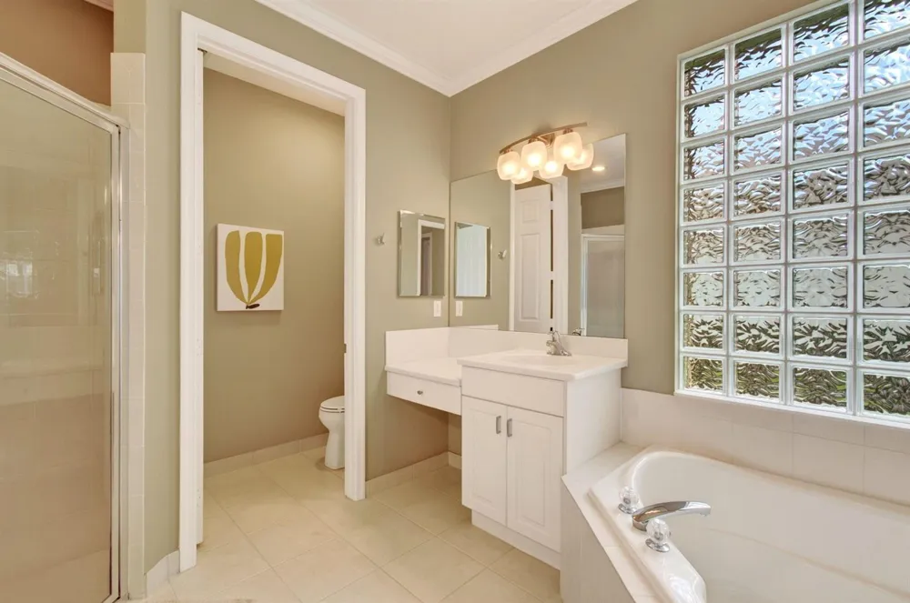 2271 Egret Cove Drive West Palm Beach, FL 33411