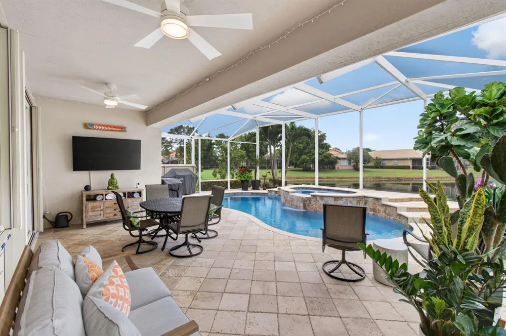 2271 Egret Cove Drive West Palm Beach, FL 33411