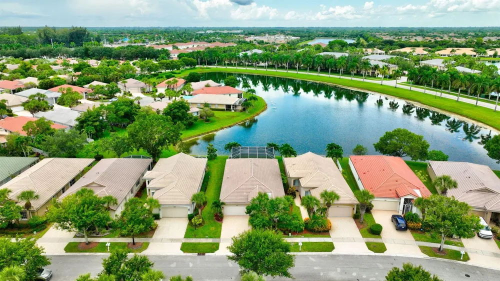 2271 Egret Cove Drive West Palm Beach, FL 33411