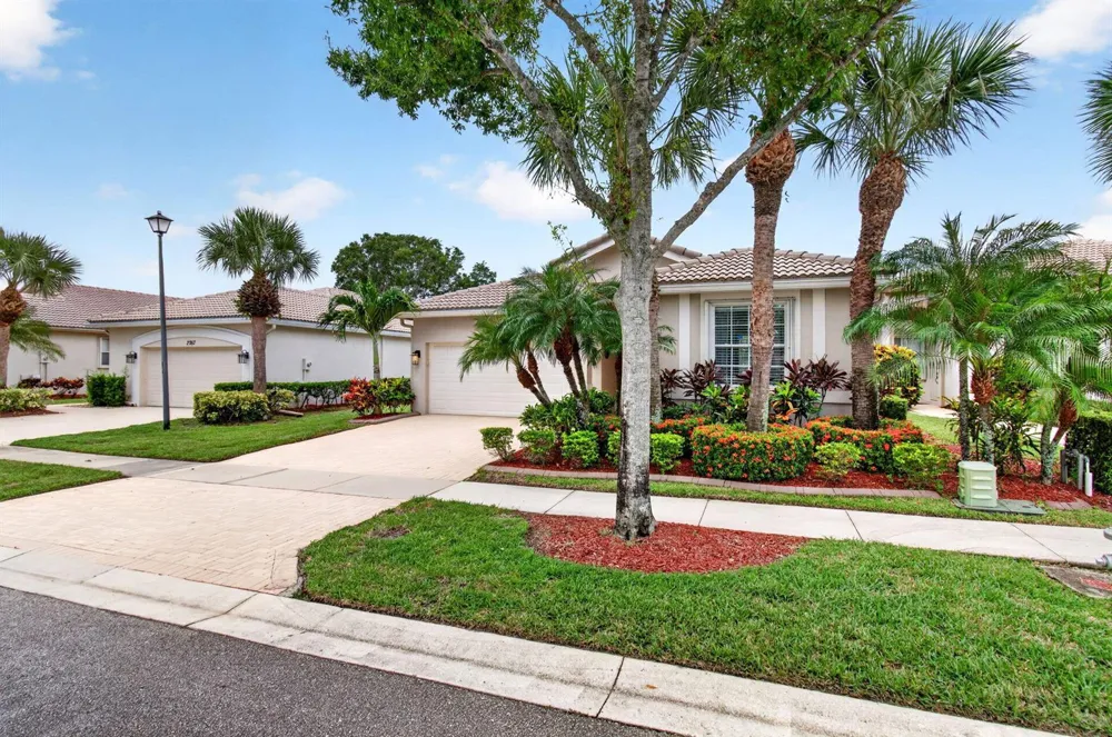 2271 Egret Cove Drive West Palm Beach, FL 33411