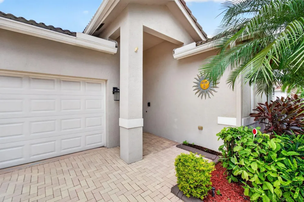 2271 Egret Cove Drive West Palm Beach, FL 33411