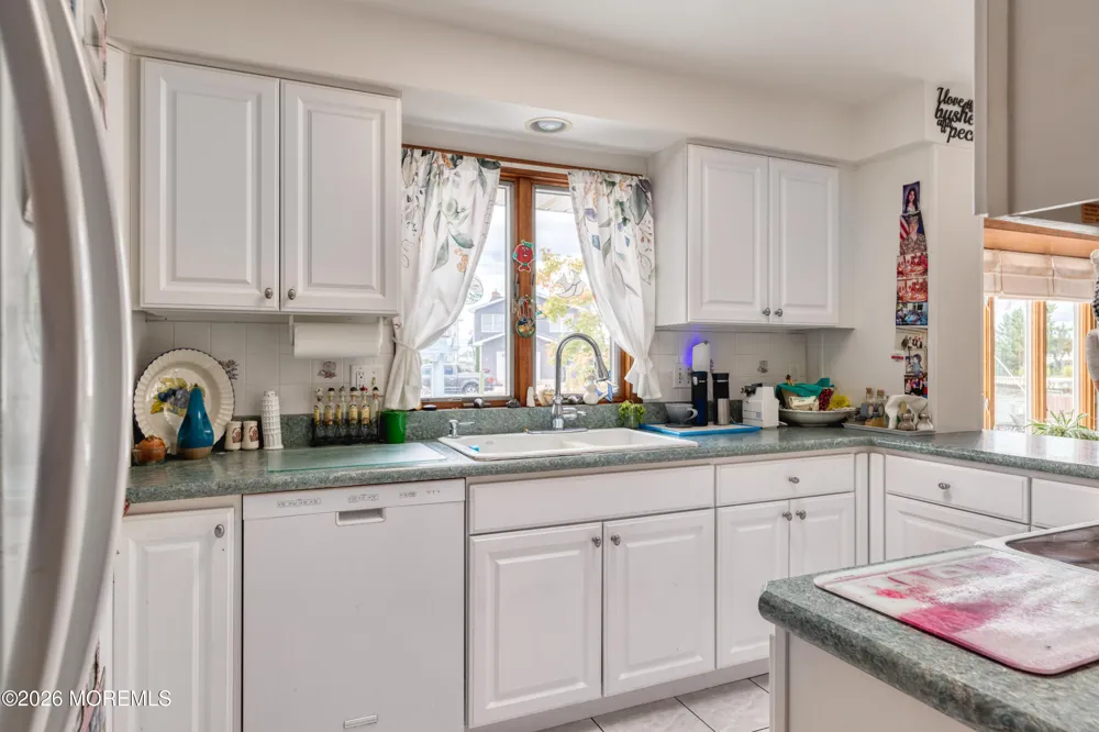 39 Lagoon Drive E Brick, NJ 08723