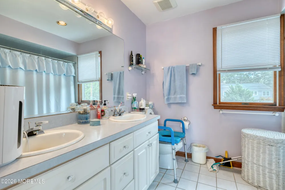 39 Lagoon Drive E Brick, NJ 08723