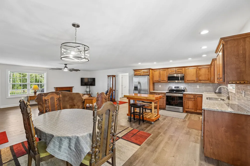 7485 McMinnville Hwy Morrison, TN 37357