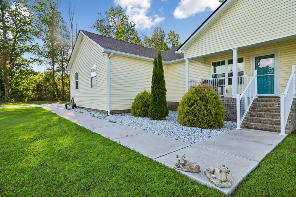 7485 McMinnville Hwy Morrison, TN 37357