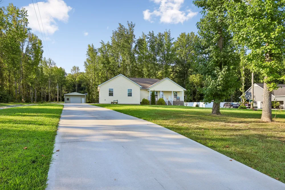 7485 McMinnville Hwy Morrison, TN 37357
