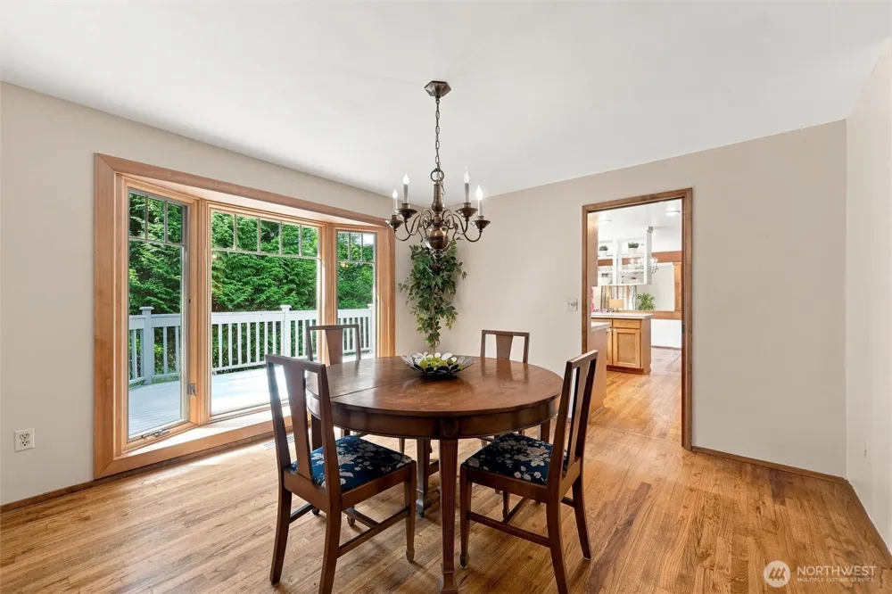 2615 93rd Place NE Clyde Hill, WA 98004